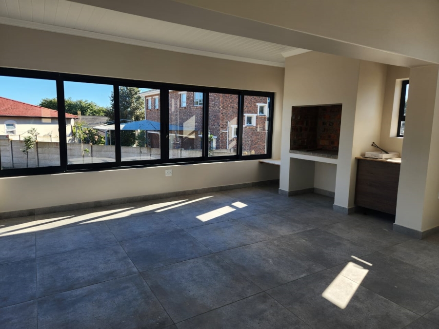 4 Bedroom Property for Sale in Stilbaai Wes Western Cape